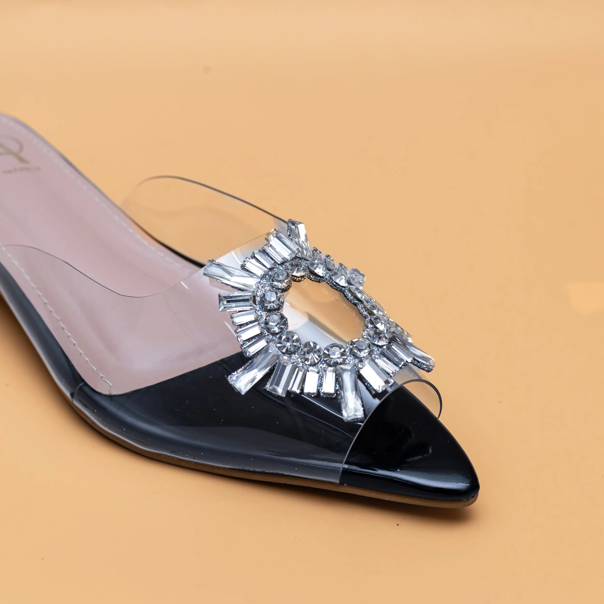 Amina Broach Flats - Black