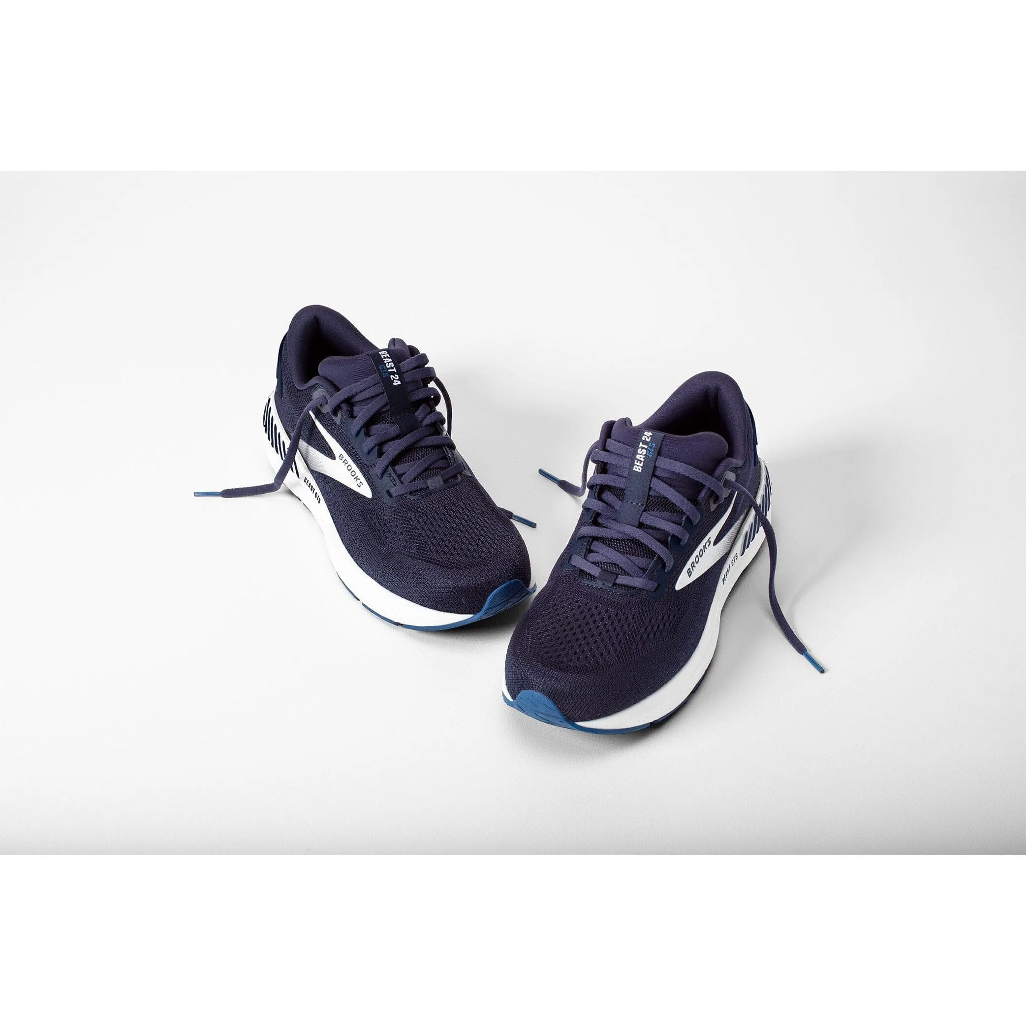 BROOKS BEAST GTS 24 MEN'S MEDIUM AND WIDE