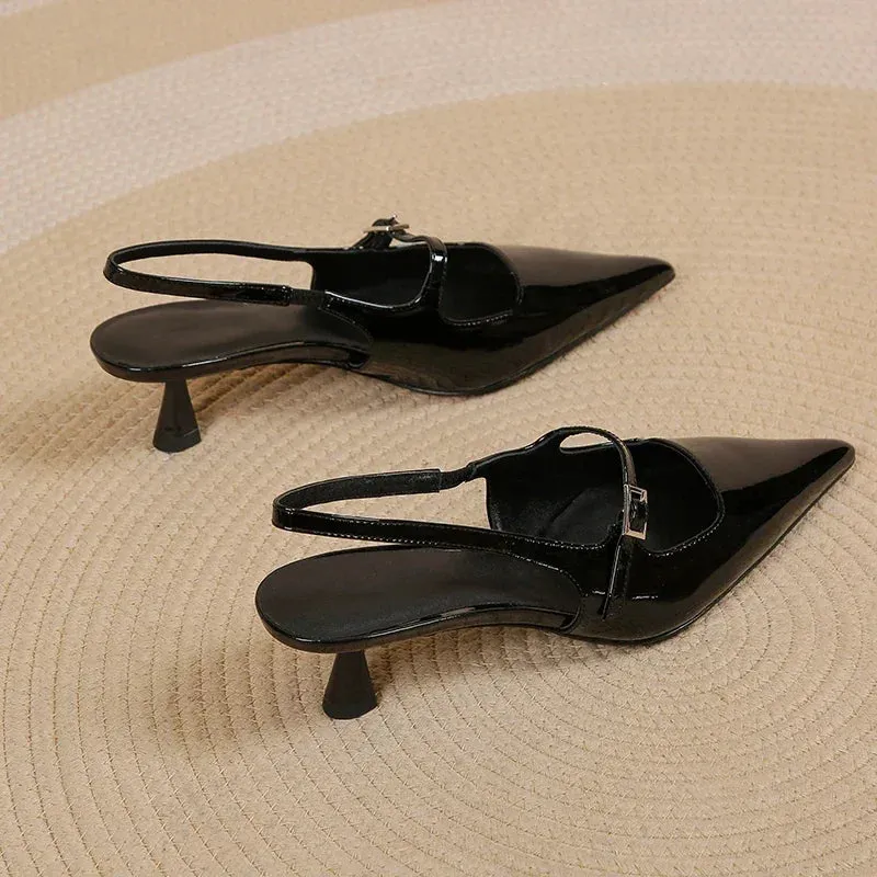 Buckle detail Low-heeled kitten heel shoes