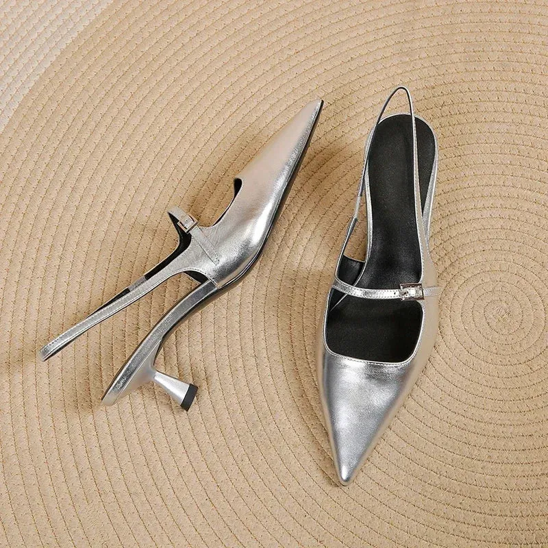 Buckle detail Low-heeled kitten heel shoes