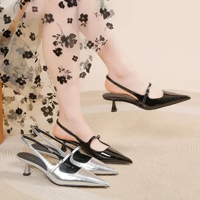 Buckle detail Low-heeled kitten heel shoes