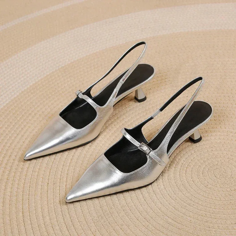 Buckle detail Low-heeled kitten heel shoes