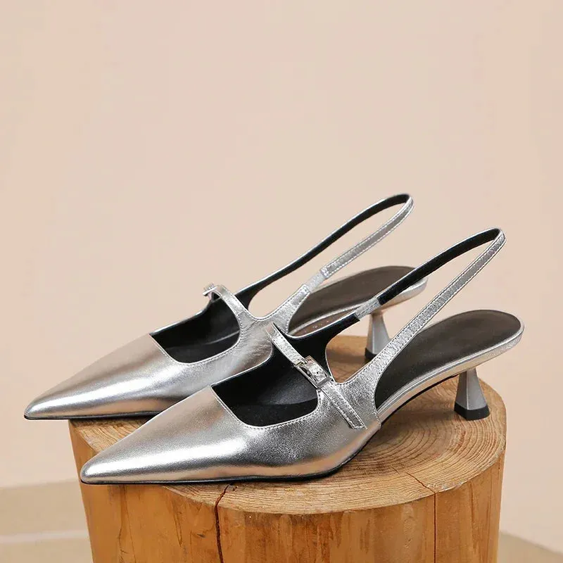 Buckle detail Low-heeled kitten heel shoes