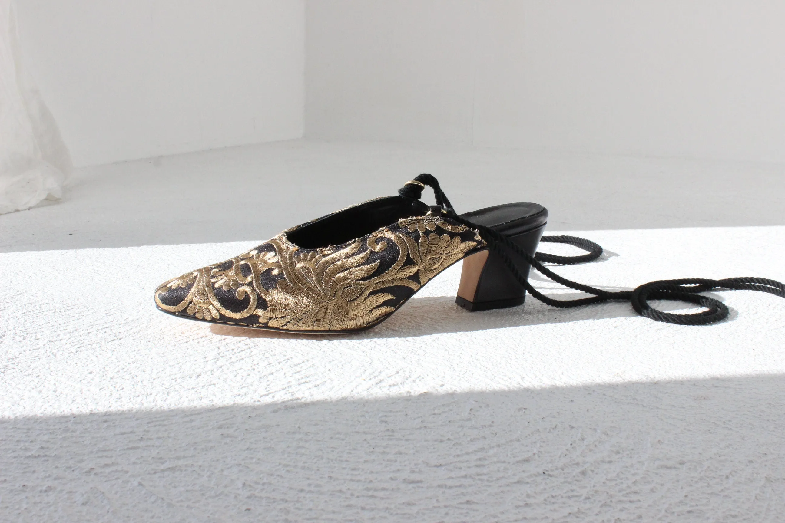 MIISTA London Gold Brocade Courtier Mules ~ Euro 40