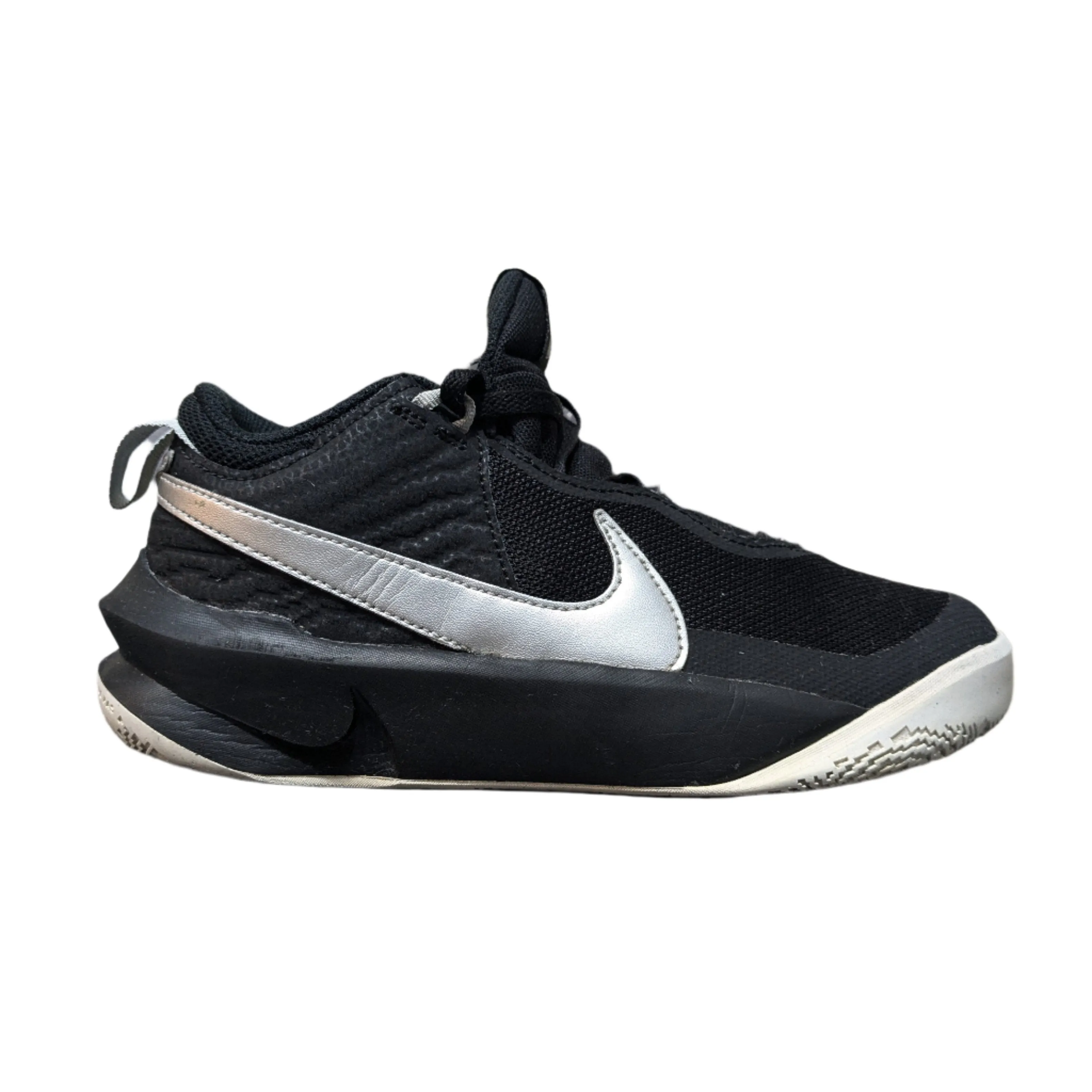 Nike Team Hustle D 10 Basketball Shoes – UK 4, EU 36.5, US 4.5